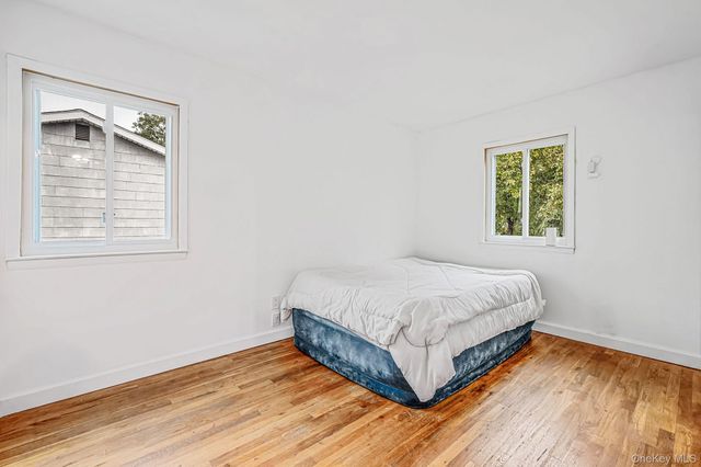 9 Thorman Lane, North Babylon, NY 11703