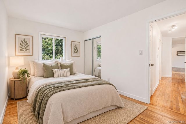 9 Thorman Lane, North Babylon, NY 11703