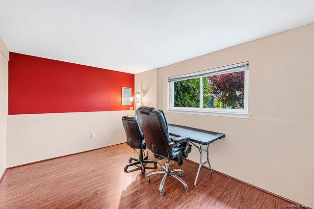 9 Thorman Lane, North Babylon, NY 11703