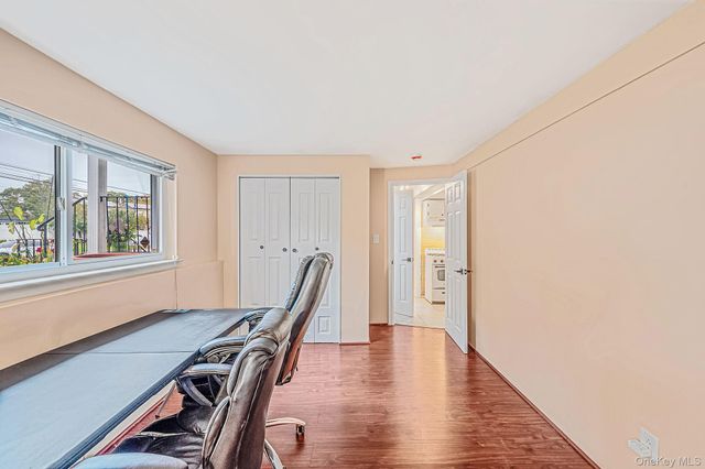 9 Thorman Lane, North Babylon, NY 11703