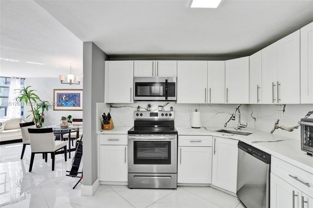 2750 NE 183rd St 2412, Aventura, FL 33160