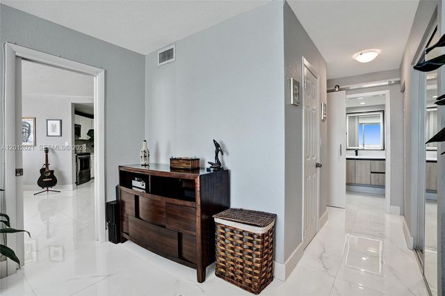 2750 NE 183rd St 2412, Aventura, FL 33160