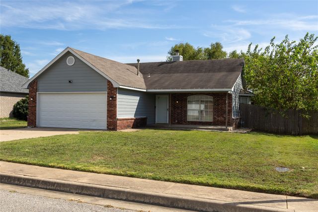 616 W Dogwood Street, Coweta, OK 74429