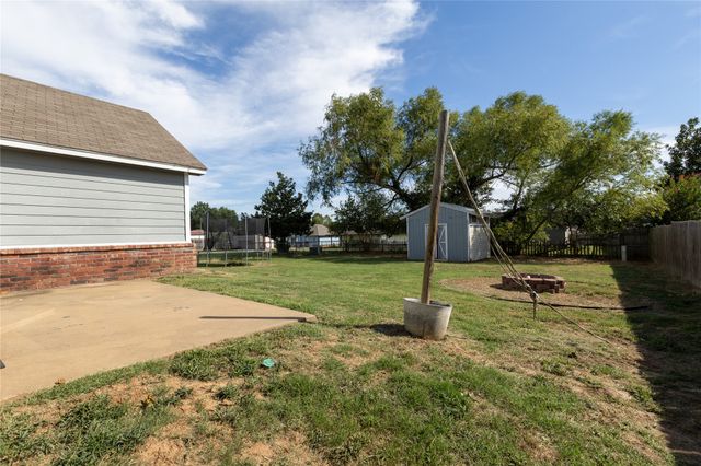 616 W Dogwood Street, Coweta, OK 74429