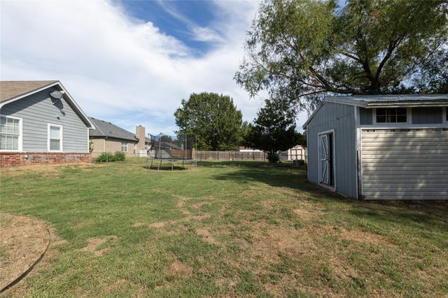 616 W Dogwood Street, Coweta, OK 74429
