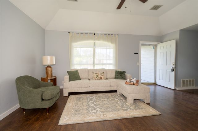 616 W Dogwood Street, Coweta, OK 74429