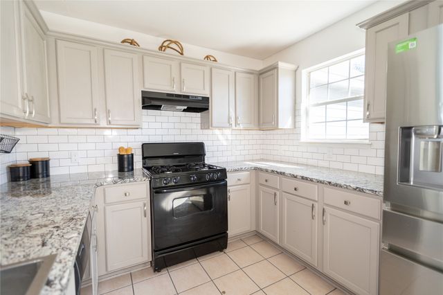 616 W Dogwood Street, Coweta, OK 74429