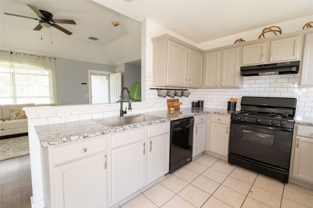 616 W Dogwood Street, Coweta, OK 74429
