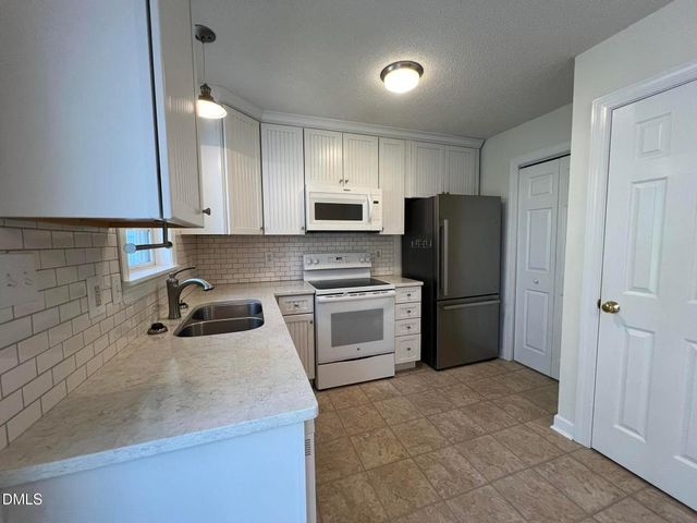 1722 Stroll Circle, Fuquay Varina, NC 27526