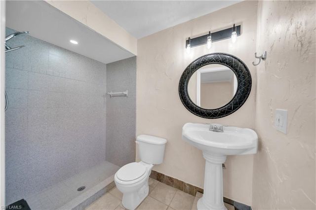 227 SE 2nd TER, Cape Coral, FL 33990