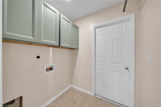 227 SE 2nd TER, Cape Coral, FL 33990