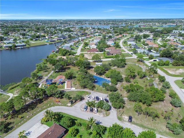 227 SE 2nd TER, Cape Coral, FL 33990