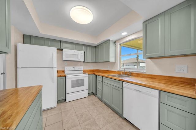 227 SE 2nd TER, Cape Coral, FL 33990