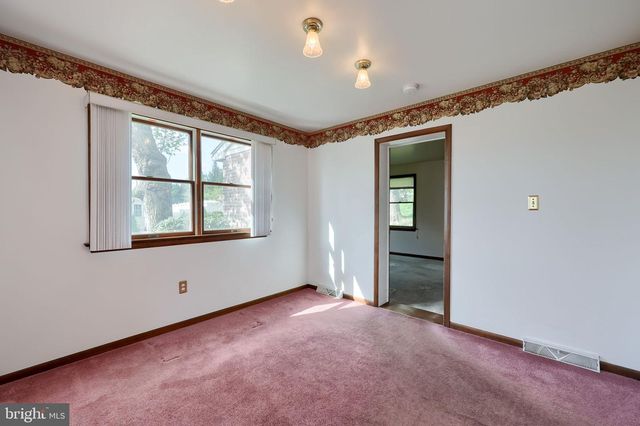 2154 COVENTRY RD, Lancaster, PA 17601
