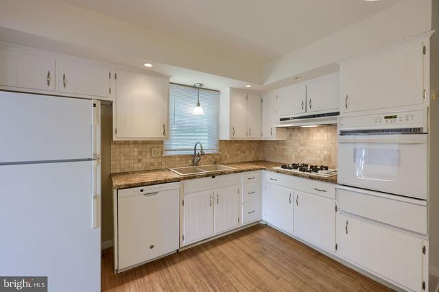 2154 COVENTRY RD, Lancaster, PA 17601