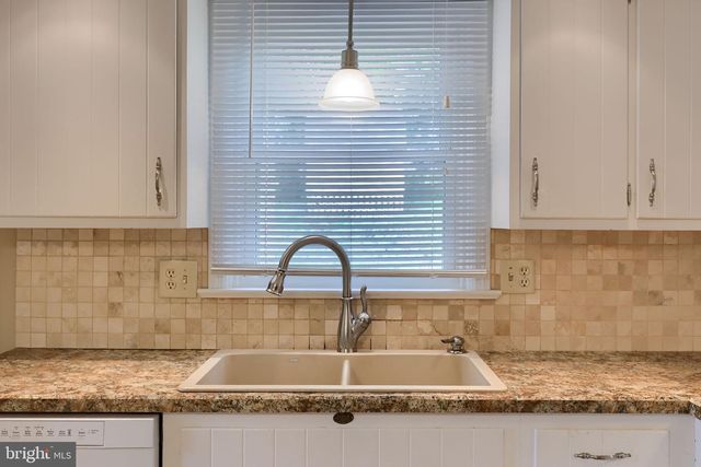 2154 COVENTRY RD, Lancaster, PA 17601