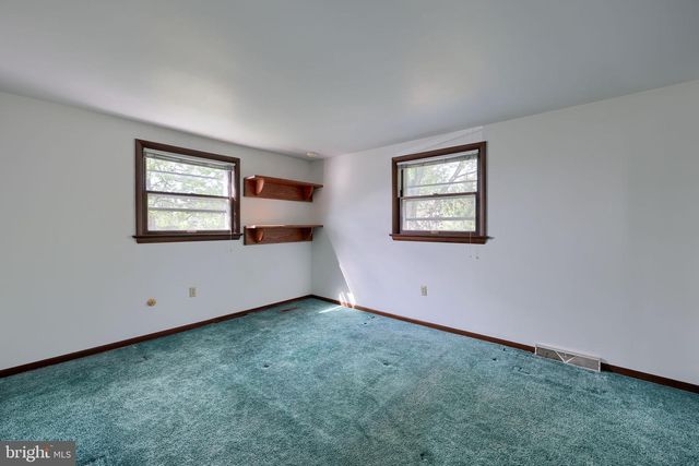 2154 COVENTRY RD, Lancaster, PA 17601