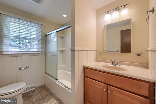 2154 COVENTRY RD, Lancaster, PA 17601
