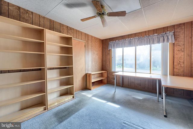 2154 COVENTRY RD, Lancaster, PA 17601