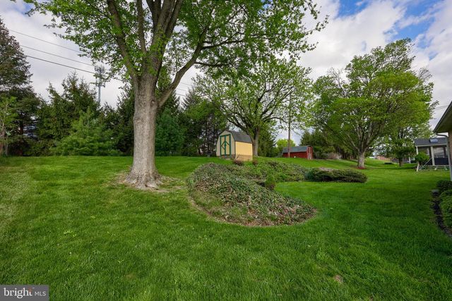 2154 COVENTRY RD, Lancaster, PA 17601
