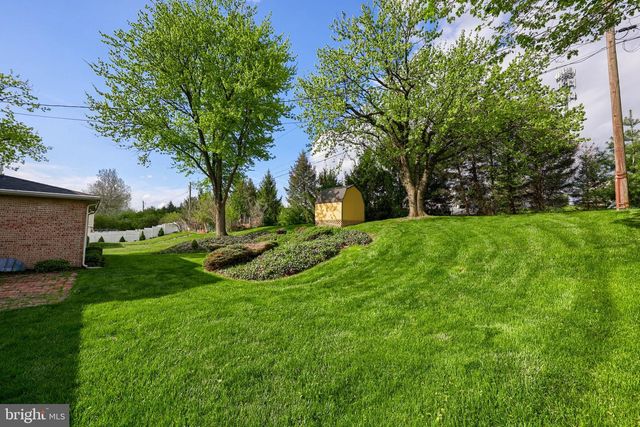 2154 COVENTRY RD, Lancaster, PA 17601