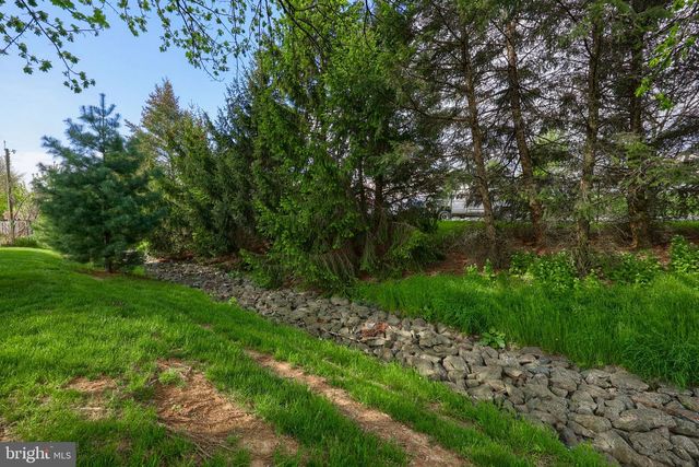 2154 COVENTRY RD, Lancaster, PA 17601