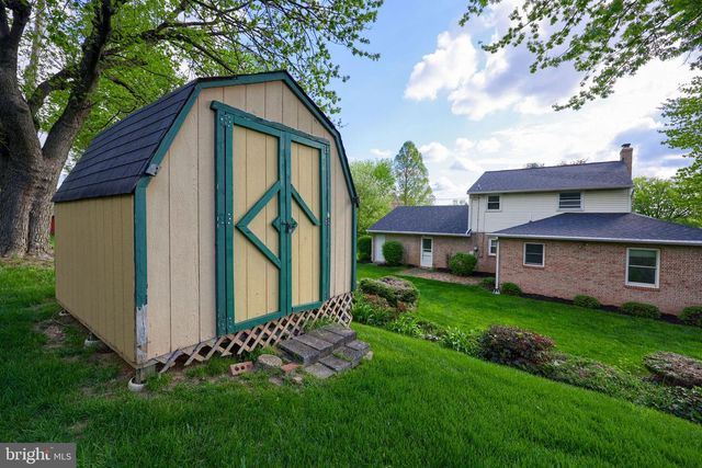 2154 COVENTRY RD, Lancaster, PA 17601