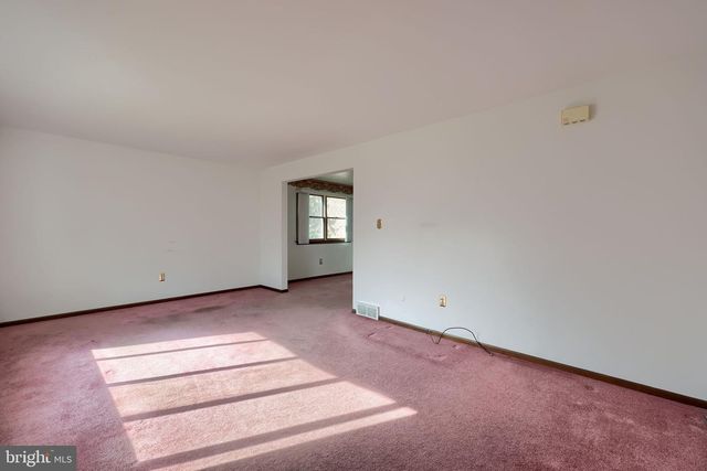 2154 COVENTRY RD, Lancaster, PA 17601
