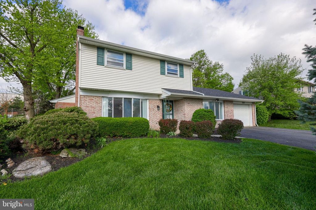 2154 COVENTRY RD, Lancaster, PA 17601