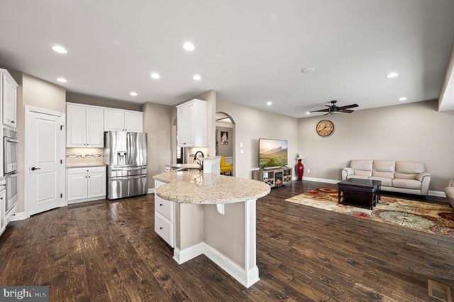 612 QUARRY POINT RD, Malvern, PA 19355