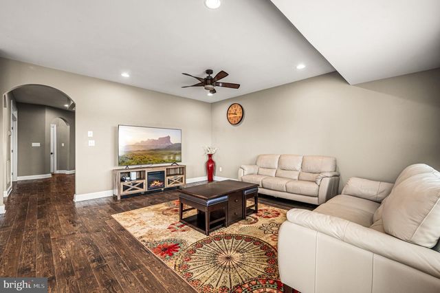 612 QUARRY POINT RD, Malvern, PA 19355