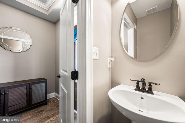 612 QUARRY POINT RD, Malvern, PA 19355