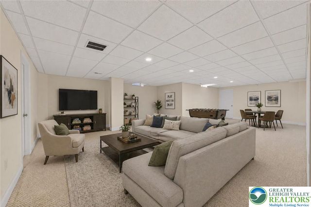 2005 Rainlilly Drive, Upper Saucon Twp, PA 18034