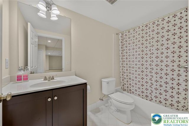 2005 Rainlilly Drive, Upper Saucon Twp, PA 18034