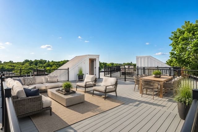 416 Langley Rd 1, Newton, MA 02459
