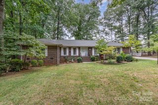 10004 Snowflake Court, Charlotte, NC 28215