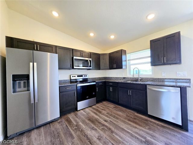 1117 Solar CT, Labelle, FL 33935