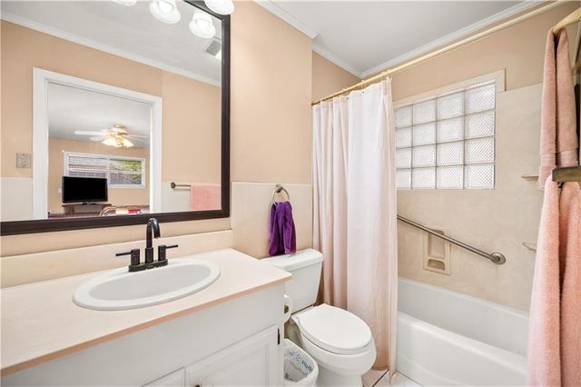 3904 GINGERBREAD Road, Alexandria, LA 71301