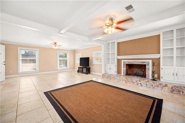 3904 GINGERBREAD Road, Alexandria, LA 71301