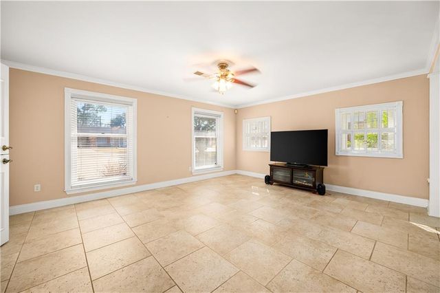 3904 GINGERBREAD Road, Alexandria, LA 71301