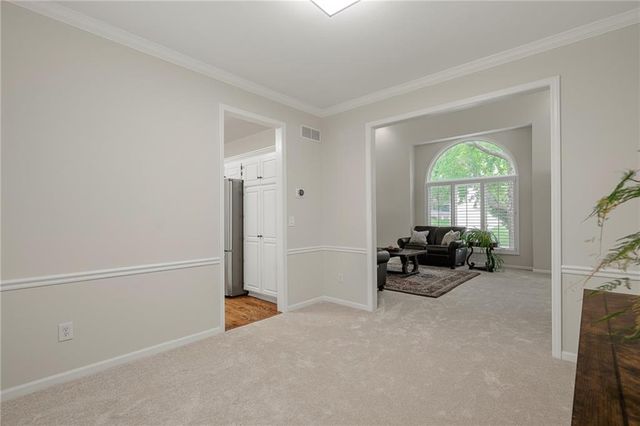 6812 haskins Street, Shawnee, KS 66216