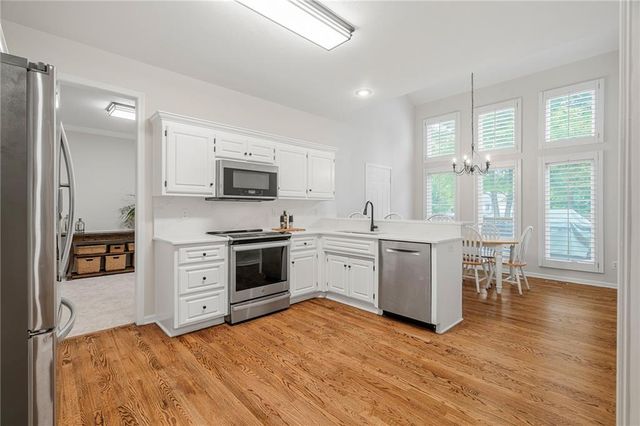 6812 haskins Street, Shawnee, KS 66216