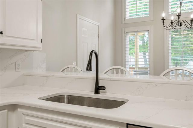6812 haskins Street, Shawnee, KS 66216