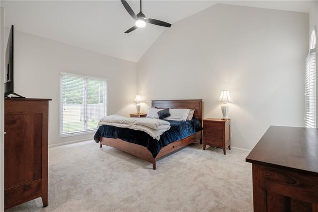 6812 haskins Street, Shawnee, KS 66216