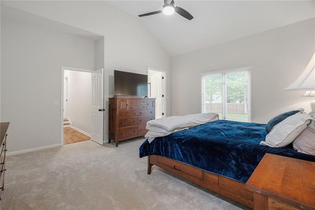 6812 haskins Street, Shawnee, KS 66216
