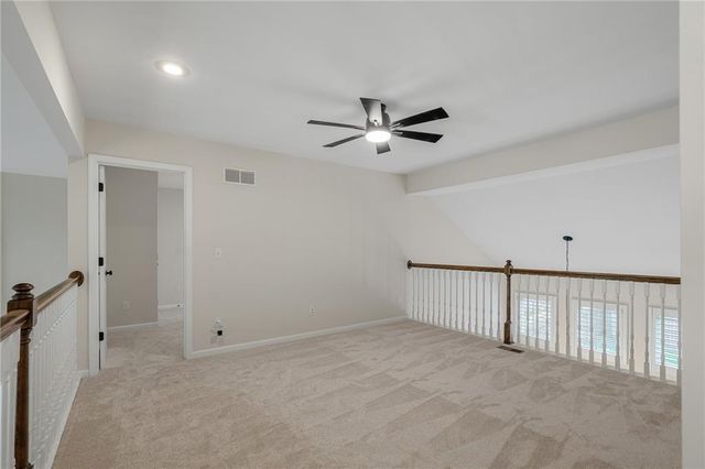 6812 haskins Street, Shawnee, KS 66216