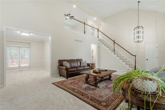 6812 haskins Street, Shawnee, KS 66216