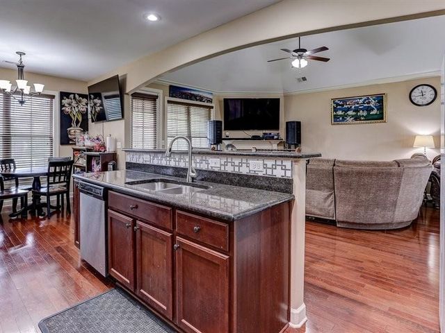 8545 WOODLAND ROSE CIR, Memphis, TN 38016