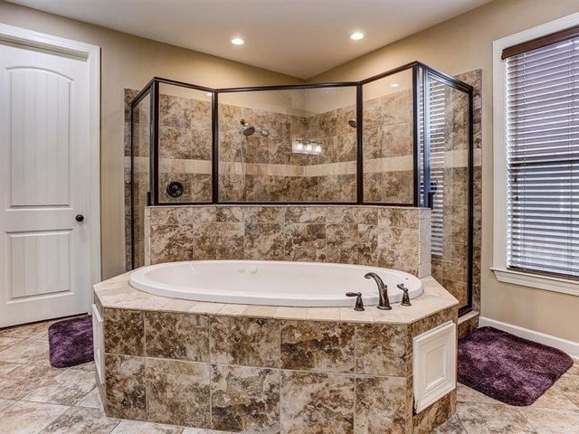 8545 WOODLAND ROSE CIR, Memphis, TN 38016