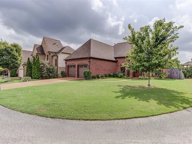 8545 WOODLAND ROSE CIR, Memphis, TN 38016